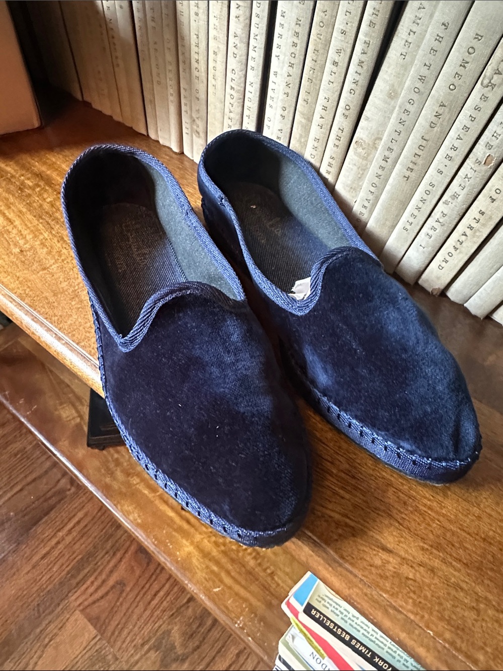 Womans ALLAGIULIA MADE IN ITALY Velvet Loafer - Navy Blue